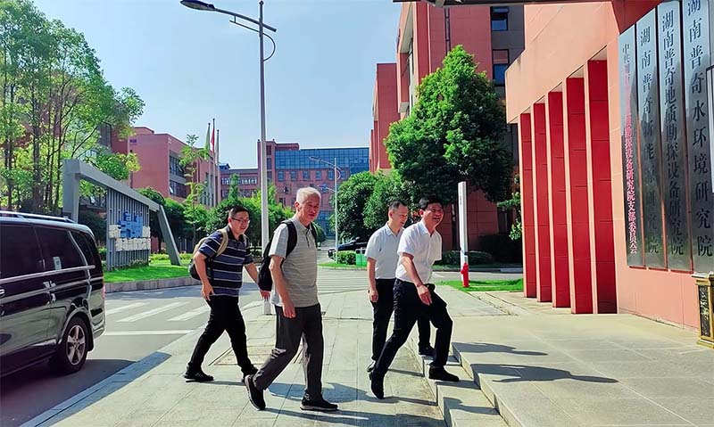 哈工大袁一星教授、中國計量大學張鵬老師蒞臨我院交流合作